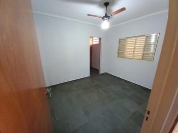 Alugar Casas / Padrão em Ribeirão Preto R$ 2.300,00 - Foto 4