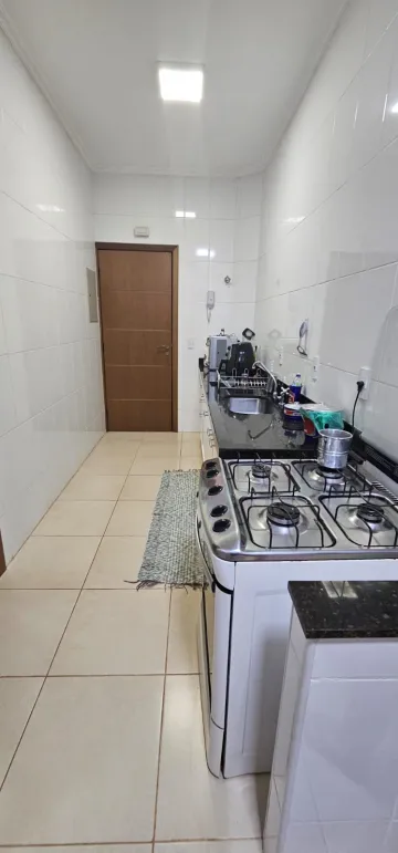 Alugar Apartamentos / Padrão em Ribeirão Preto R$ 2.000,00 - Foto 2