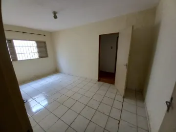 Alugar Casas / Padrão em Ribeirão Preto R$ 1.000,00 - Foto 5