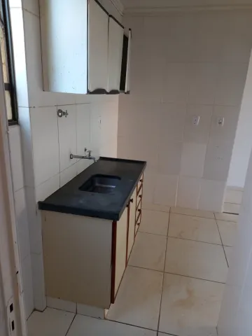 Alugar Apartamentos / Padrão em Ribeirão Preto R$ 1.300,00 - Foto 5