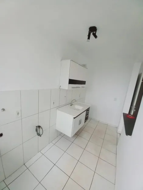 Alugar Apartamentos / Padrão em Ribeirão Preto R$ 650,00 - Foto 3