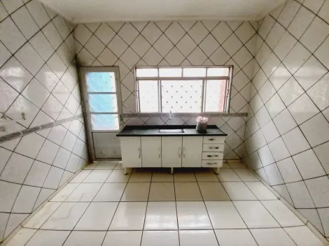 Alugar Casas / Padrão em Ribeirão Preto R$ 600,00 - Foto 5