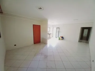 Alugar Casas / Padrão em Ribeirão Preto R$ 1.700,00 - Foto 1