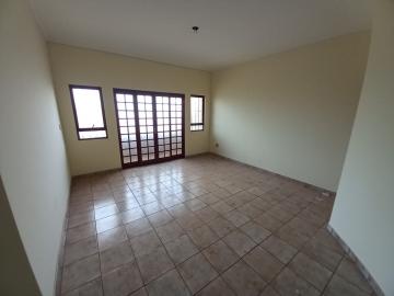 Alugar Apartamentos / Padrão em Ribeirão Preto R$ 1.600,00 - Foto 1