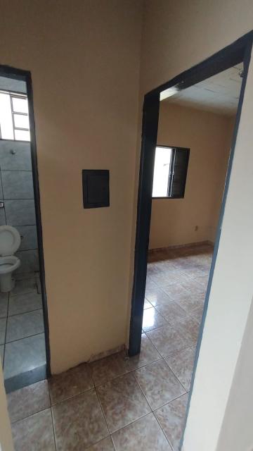 Alugar Casas / Padrão em Ribeirão Preto R$ 750,00 - Foto 12