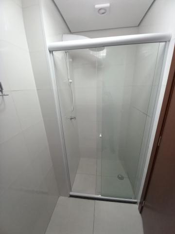 Alugar Apartamento / Padrão em Ribeirão Preto R$ 1.600,00 - Foto 4