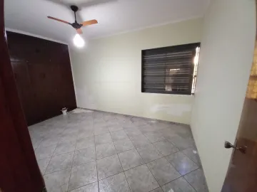 Alugar Casas / Padrão em Ribeirão Preto R$ 2.700,00 - Foto 9