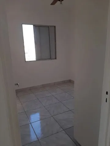 Alugar Apartamentos / Padrão em Ribeirão Preto R$ 1.200,00 - Foto 3