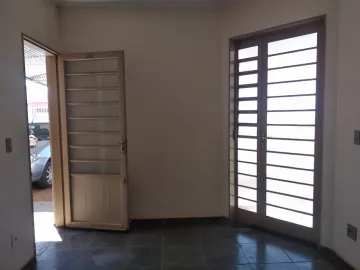 Alugar Apartamentos / Padrão em Ribeirão Preto R$ 800,00 - Foto 1