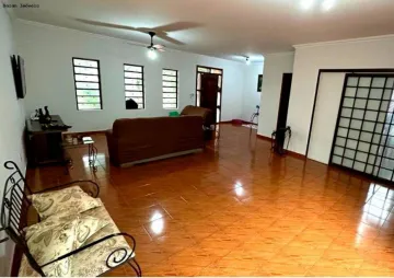 Alugar Casas / Padrão em Ribeirão Preto R$ 1.800,00 - Foto 3