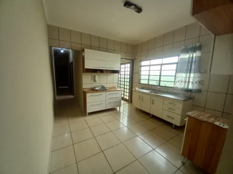 Alugar Casas / Padrão em Ribeirão Preto R$ 1.100,00 - Foto 5