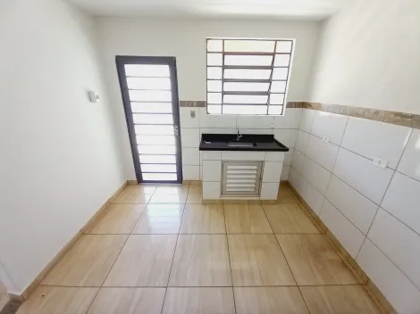 Alugar Casas / Padrão em Ribeirão Preto R$ 750,00 - Foto 3