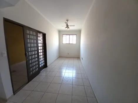 Alugar Casas / Padrão em Ribeirão Preto R$ 1.450,00 - Foto 4