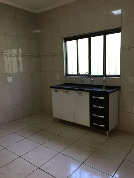 Alugar Casas / Padrão em Ribeirão Preto R$ 1.650,00 - Foto 3