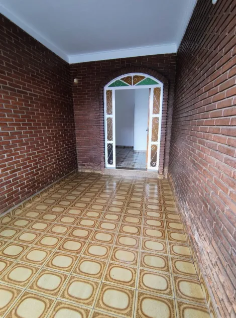 Alugar Casas / Padrão em Ribeirão Preto R$ 1.450,00 - Foto 4