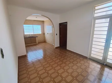 Alugar Casas / Padrão em Ribeirão Preto R$ 1.450,00 - Foto 1