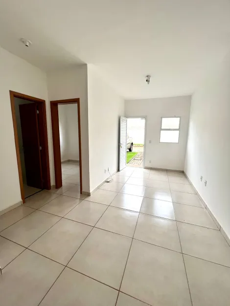 Alugar Casas / Condomínio em Ribeirão Preto R$ 1.350,00 - Foto 1
