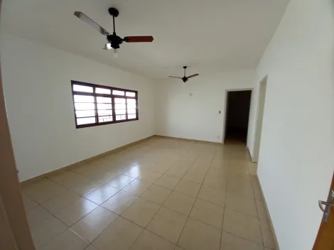 Alugar Casas / Padrão em Ribeirão Preto R$ 3.300,00 - Foto 1