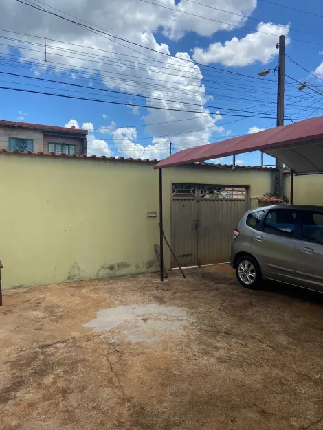 Alugar Casas / Padrão em Ribeirão Preto R$ 1.100,00 - Foto 2