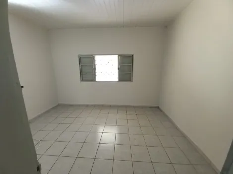 Alugar Casas / Padrão em Ribeirão Preto R$ 850,00 - Foto 1