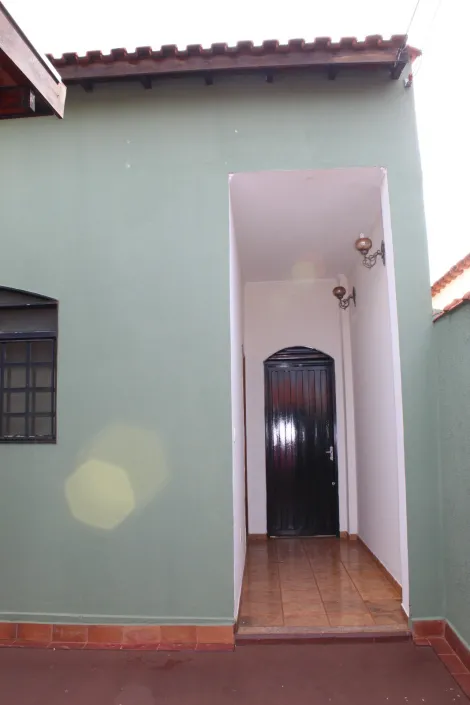 Alugar Casas / Padrão em Ribeirão Preto R$ 3.200,00 - Foto 2