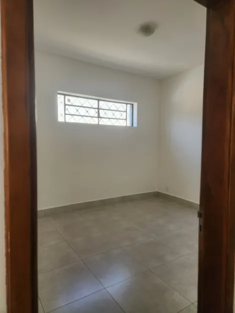 Alugar Casas / Padrão em Ribeirão Preto R$ 2.000,00 - Foto 5
