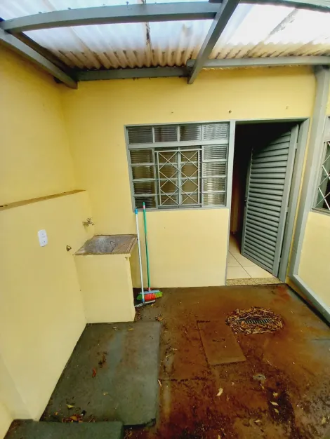 Alugar Casas / Padrão em Ribeirão Preto R$ 1.600,00 - Foto 6