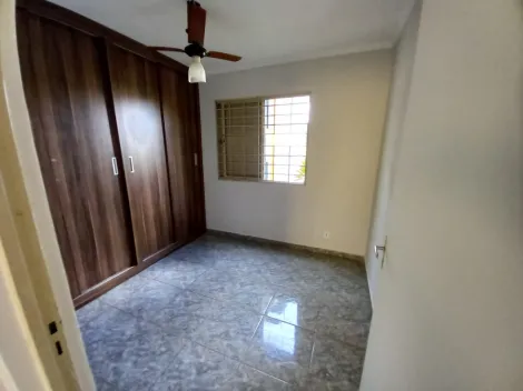 Alugar Apartamentos / Padrão em Ribeirão Preto R$ 1.200,00 - Foto 3