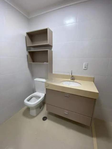 Alugar Apartamentos / Padrão em Ribeirão Preto R$ 3.300,00 - Foto 2