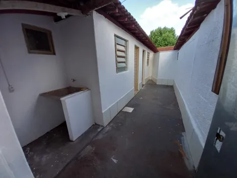 Alugar Casas / Padrão em Ribeirão Preto R$ 600,00 - Foto 5