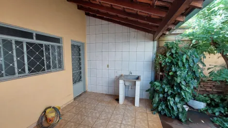 Casas / Padrão em Ribeirão Preto Alugar por R$950,00
