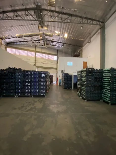 imagem 3 - Galpão comercial de 890m² amplo para locação - Jardim do Trêvo imagem 3 - Galpão comercial de 890m² amplo para locação - Jardim do Trêvo
