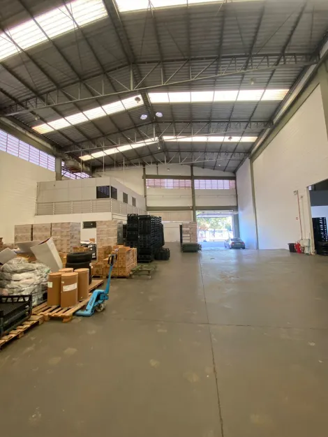 imagem 1 - Galpão de 899m² para locação - Bairro Jardim do Trevo imagem 1 - Galpão de 899m² para locação - Bairro Jardim do Trevo