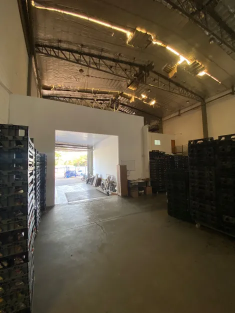 imagem 4 - Galpão de 899m² para locação - Bairro Jardim do Trevo imagem 4 - Galpão de 899m² para locação - Bairro Jardim do Trevo