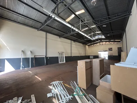 imagem 3 - Galpão de 411m² com doca e câmara fria para locação - Residencial Flórida imagem 3 - Galpão de 411m² com doca e câmara fria para locação - Residencial Flórida