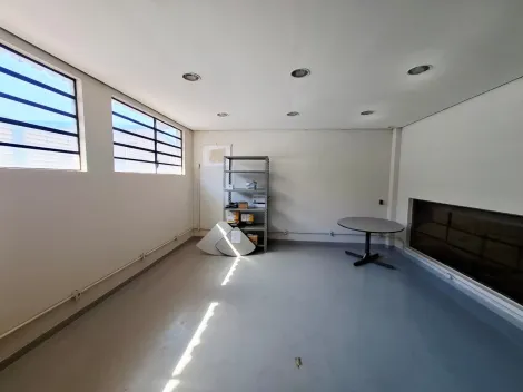 imagem 5 - Galpão comercial de 200m² com 02 banheiros para locação em condomínio - Cravinhos imagem 5 - Galpão comercial de 200m² com 02 banheiros para locação em condomínio - Cravinhos